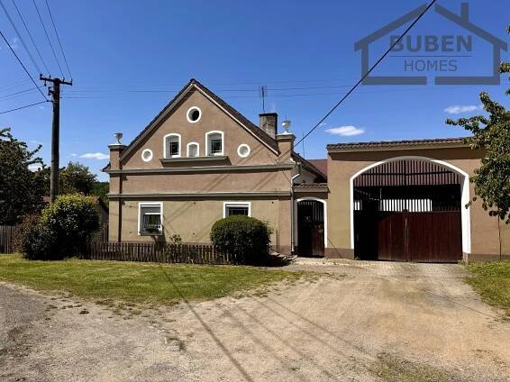 Venkovské stavení 4+1 se stodolou, vejminek, kolna a zahrada se skleníkem a bazénem 2861 m2 - Borovany u Boru | BUBEN HOMES