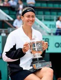Mary Pierce Celebrates Victory at the French Open Wallpaper