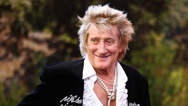 Rod Stewart shares glimpse of never-before-seen dining room at £4m home with Penny Lancaster