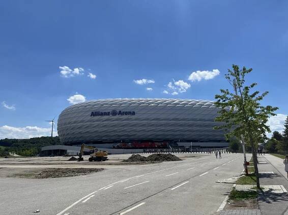 Nejlepší fotbal, dojemný kouč i CR7. Allianz Arenu (ne)ovlivnily drahé polovičky