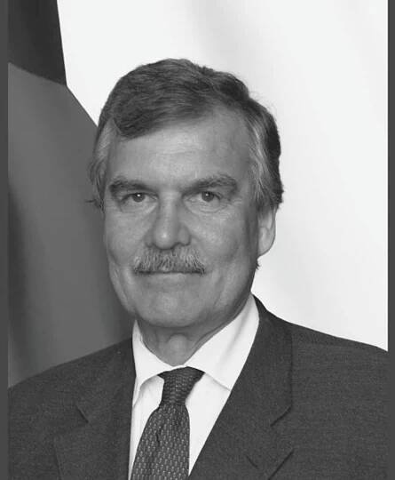 Zemřel vedoucí ambasády v Kinshase. Komárek přispěl k lepším vztahům s Afrikou, uvedl Lipavský