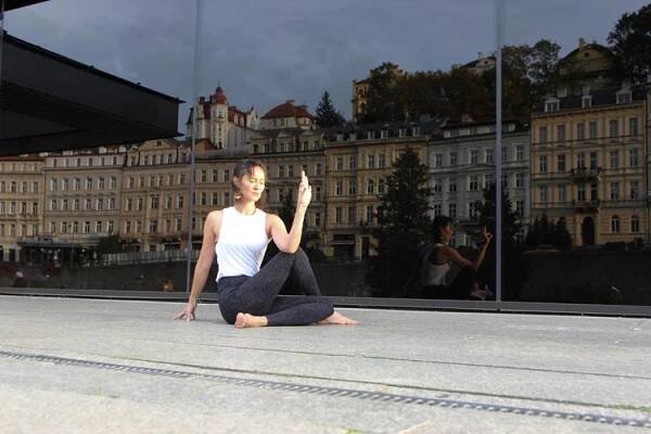 Jóga - základy jógové cesty Karlovy Vary, Stará Role Jógové studio Namaste • Firmy.cz