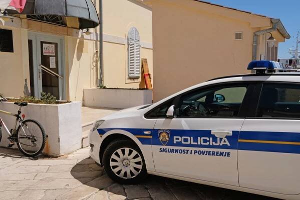 Telefon policie Chorvatsko 2022: Policie České republiky zveřejnila telefonní čísla, která si před cestou do Chorvatska rozhodně uložte