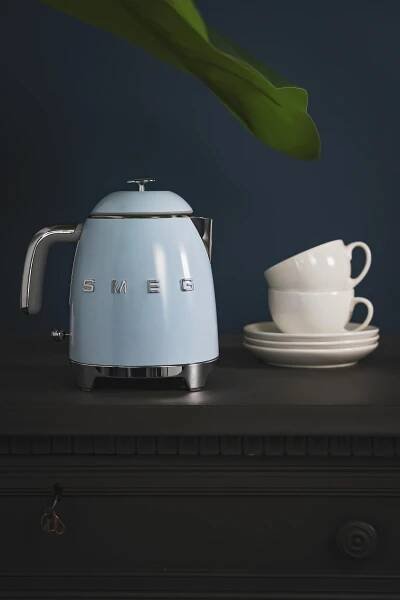 Rychlovarná konvice 50's Style Mini - Smeg KLF05BLEU | FormAdore