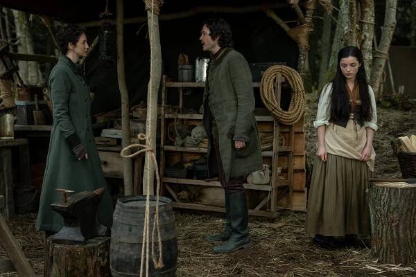 Caitríona Balfe, Alexander Vlahos, Jessica Reynolds - Cizinka - Celý svět vzhůru nohama - Z filmu