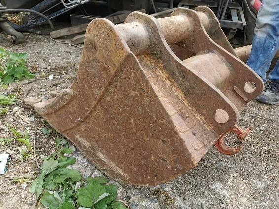 Podkopová lžice 60 cm JCB / Příslušenství / Nabídky / Bazar / bagry.cz - vše o stavebních strojích pro zemní práce