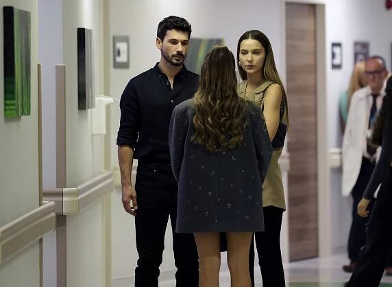Deniz Can Aktaş, Miray Daner - Hudutsuz Sevda - Episode 1 - Z filmu