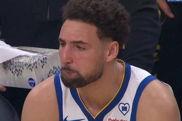 Stephen Curry and Klay Thompson Tear Up as Warriors Honor Coach Who Died of Heart Attack