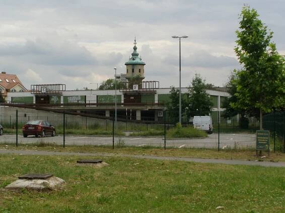 Fotografie - Praha, Ládví, vodárenská věž - 14.06.2008
