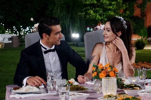 Siyah Beyaz Aşk - Episode 32 (E32) (2018)