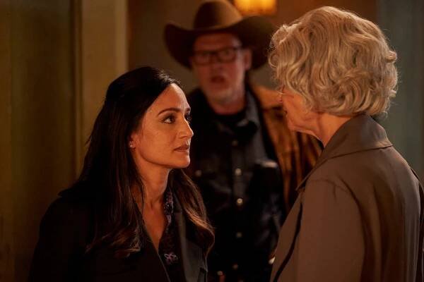 Archie Panjabi, Wendy Crewson - Osudové cesty - Uprchlík - Z filmu