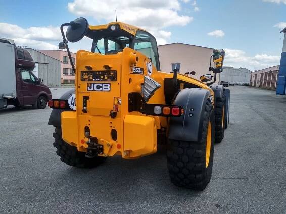 Teleskopický manipulátor JCB 560-80 Agri Super