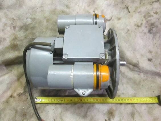 ELEKTRO MOTOR 220V,550W,2840 OT.MIN.PŘIRUBOVY 3APC80-2