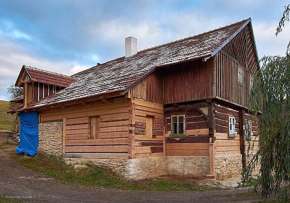 Fotogalerie: Rekonstrukce roubenky v Trávníčku s úctou k lidové architektuře a tradicím