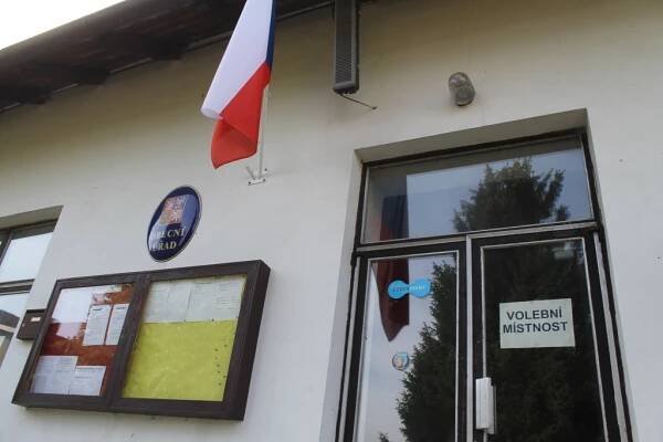 Obec Chleby má po měsících čekání znovu nové zastupitele