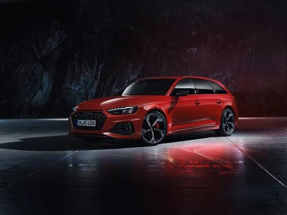 Jak vypadá perfektní rodinné kombi, které ve volném čase prožene i sporťáky? Jako Audi RS4 Avant po faceliftu