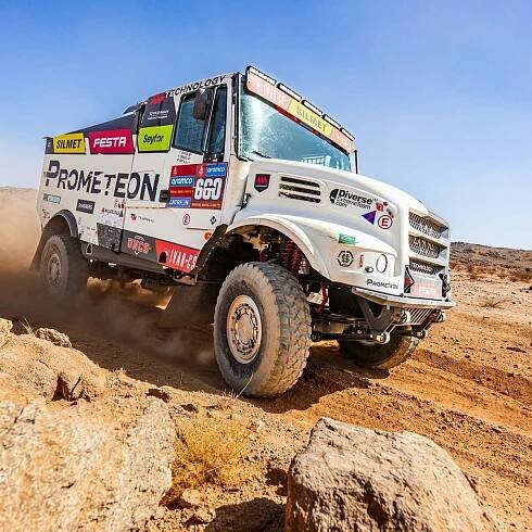 Rallye Dakar 2025, 2. etapa: Macík vyhrál etapu a vede před Lopraisem
