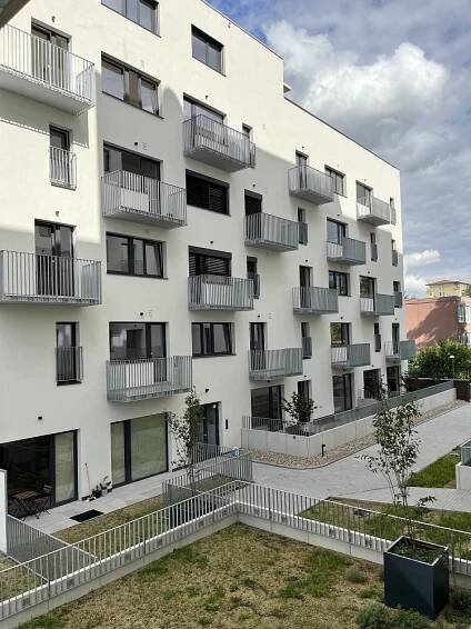 Pronájem Byt 2+kk, Štěchovická, Praha 10 - Strašnice