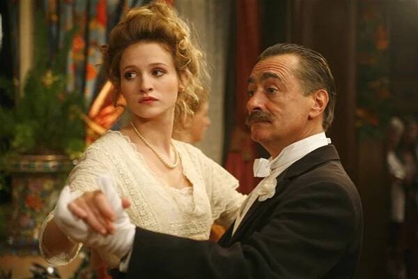 Au siècle de Maupassant : Contes et nouvelles du XIXème siècle - Z filmu - Christa Théret, Artus de Penguern