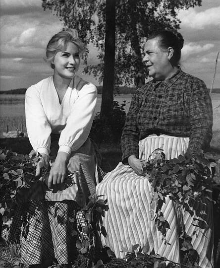 Kun tuomi kukkii - Z filmu - Tamara Lund, Siiri Angerkoski