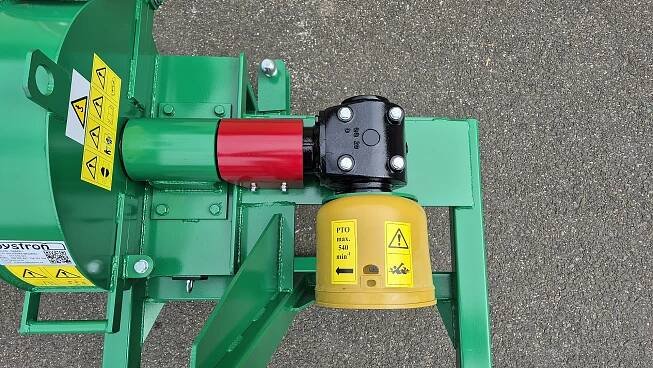 Štěpkovače za traktor / malotraktor PIRANA s připojením vlečky