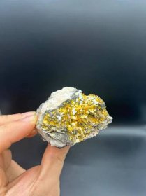 Wulfenit - Minerály a zkameněliny