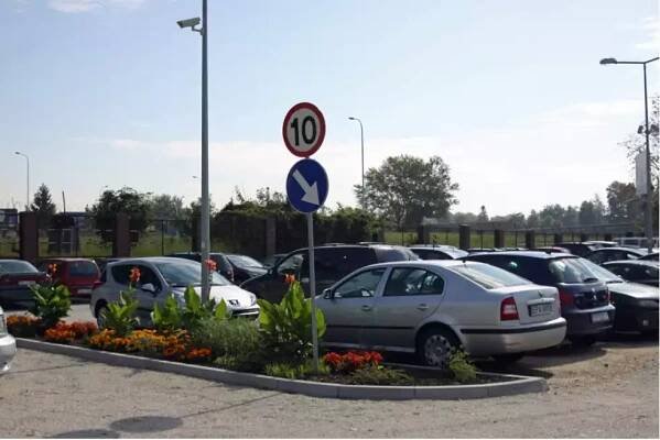 Parkoviště Rondo Letiště Mikuláše Koperníka Vratislav - rezervace online | PARKLOT.PL - PARKLOT.CZ