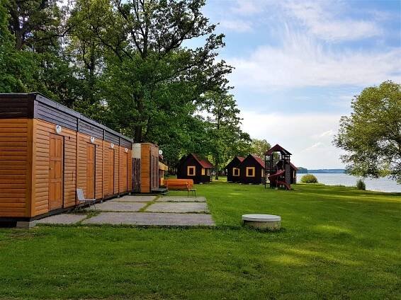 Ubytování v chatkách, Ubytování | Camping Restaurant BEZDREV
