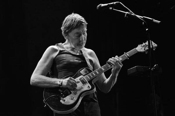 Foto: Chris Rea, 30. 10. 2014, O2 arena, Praha – MonsterMusic