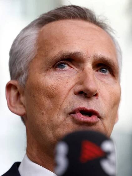 Šéf NATO: „Putin používá zimu jako zbraň, ruské útoky šokují.“ Medveděv vytáhl „fanatiky“