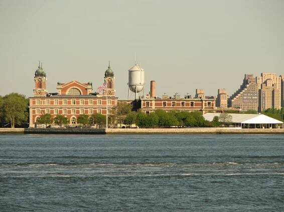 Ellis Island - Wikipedia