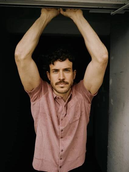 Photo of Tobias van Dieken by Max Motel
