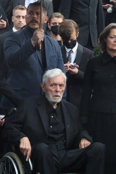 Kar po pohřbu Šafránkové (†68): Přivezli i statečného Abrháma, sestra Mirka z něj odešla brzy!