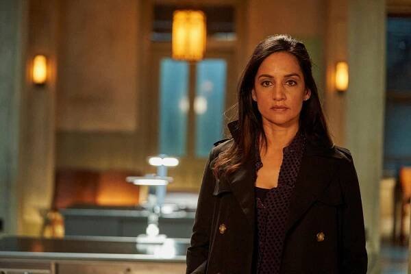 Osudové cesty - Uprchlík - Z filmu - Archie Panjabi