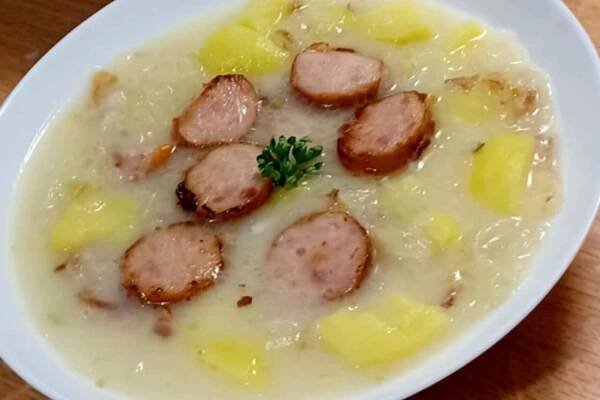 Couraná polévka neboli staročeská couračka s klobásou