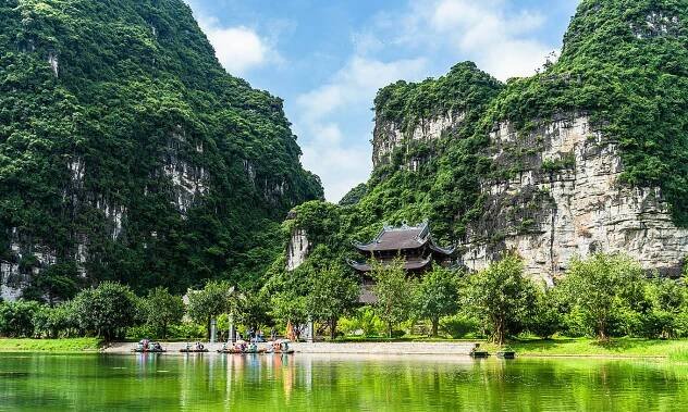Hoi An and Ninh Binh reopen for tourist