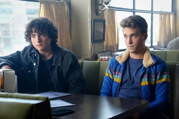 Superman a Lois - Má matko, kdepak jsi? - Z filmu - Alex Garfin, Jordan Elsass