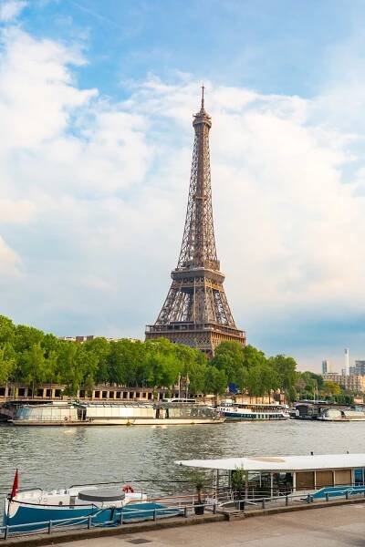 20 Epic Views of The Eiffel Tower (Including Restaurants + Hotels)