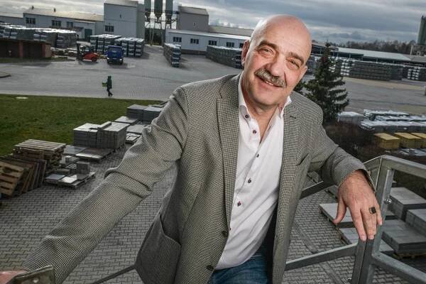 Tomáš Březina prodává firmu BEST - Stavitel