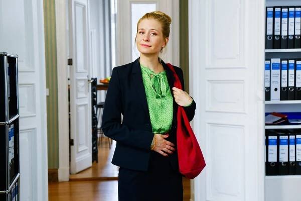 Jenny - echt gerecht! - Season 2 - Tödliches Silikon - Z filmu - Birte Hanusrichter