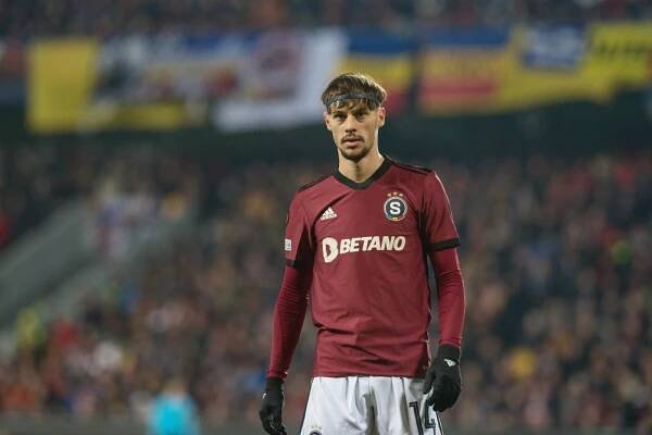 Sparta s Liverpoolem? Smutnější je jen pohled na Babiše v bruslích, perlil Bosák