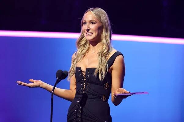 Nikki Glaser onstage at the 2025 American Music Awards held at the Fontainebleau Las Vegas on May 26, 2025 in Las Vegas, Nevada.