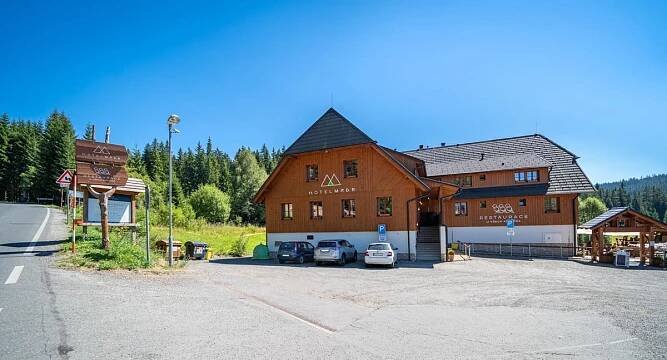 Aparthotel Mádr a Restaurace U všech kukaček