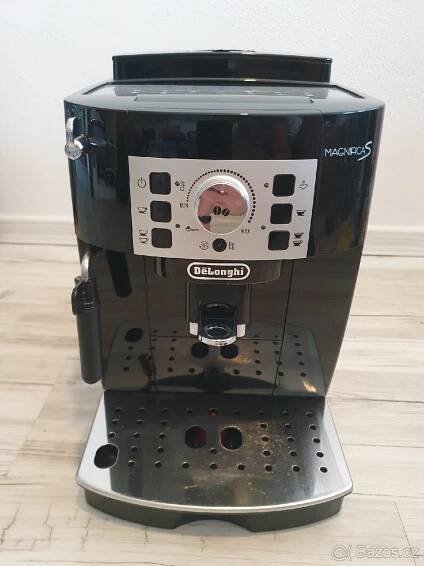 Kávovar DeLonghi Magnifica S - Uherské Hradiště