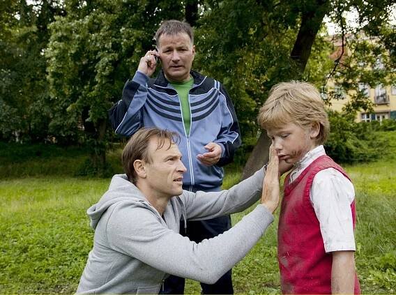 In aller Freundschaft - Freundschaftsdienste - Z filmu - Bernhard Bettermann, Thomas Rühmann, Paul Maximilian Schüller