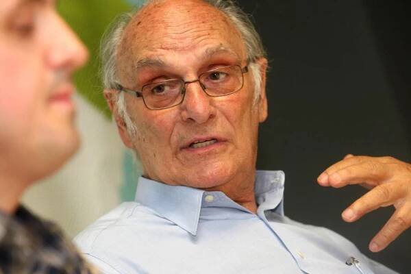 Carlos Saura ochutnal v Hradišti jablka filmového ráje