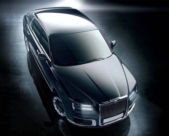 Putinova prezidentská limuzína jde do prodeje! Ruská státem řízená automobilka představuje první model!