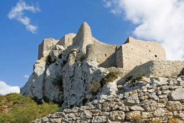 Hrad Quéribus | peterspics/123RF.com