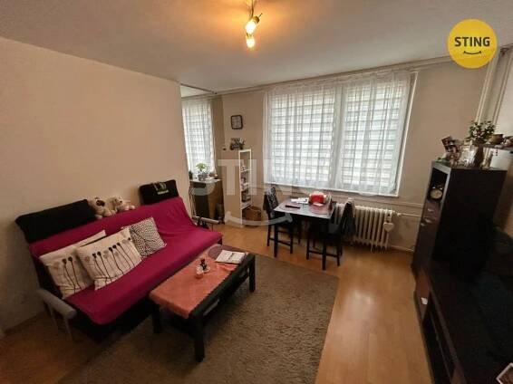 Prodej bytu 1+kk 30 m², Valčíkova, Pardubice - Polabiny