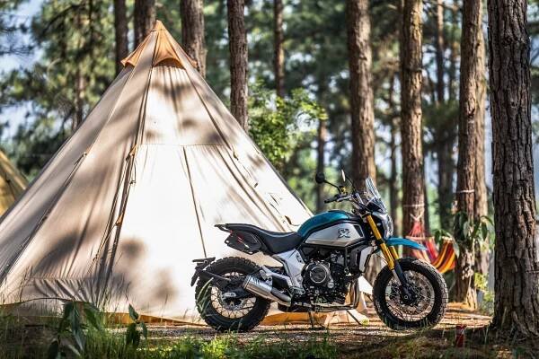 CFMOTO 700CL-X Adventure < CFMOTO